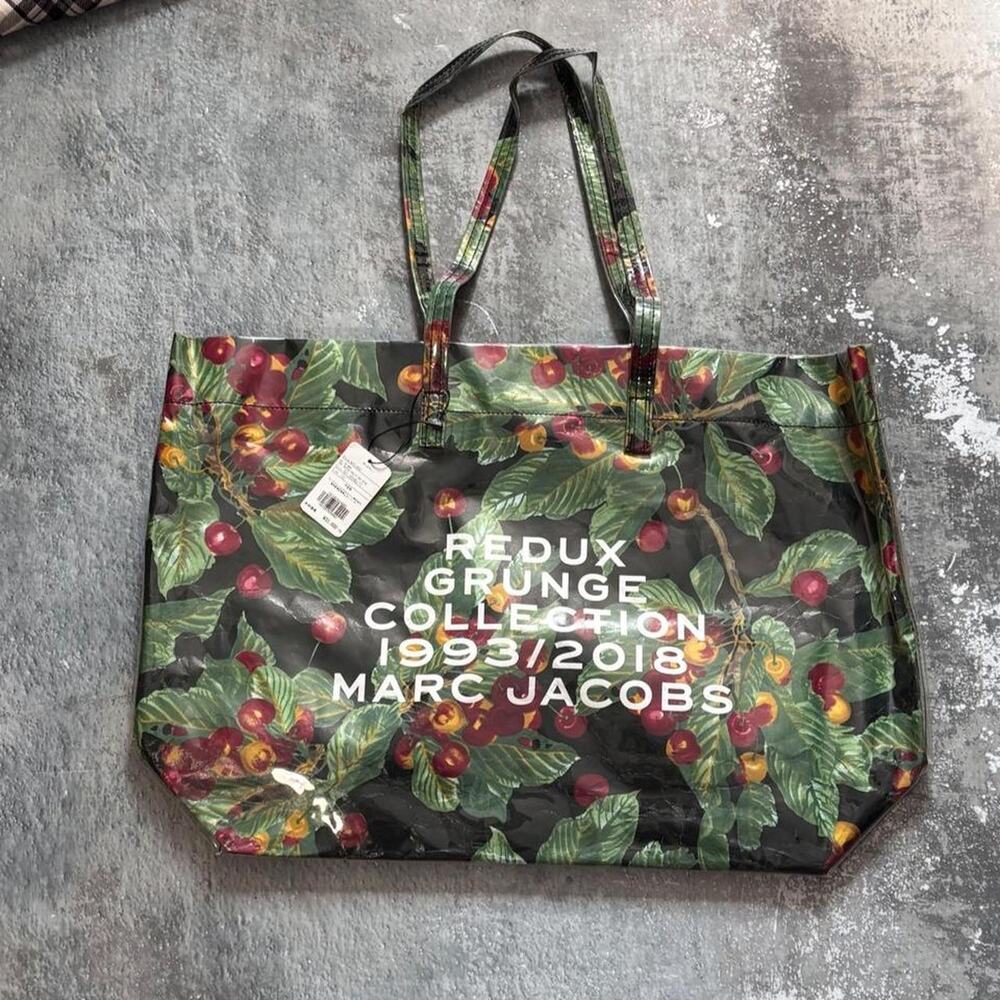 NWT Marc Jacob’s Redux Grunge 2018 Vinyl Tote Bag. Cherrys Trees Leafs Green
